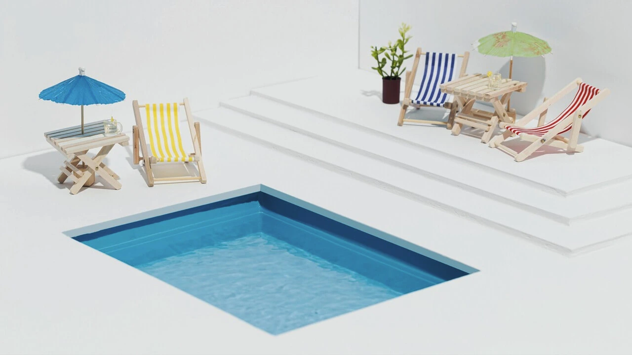 Instalación de una piscina de poliéster